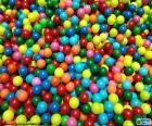 Piscina di palline colorate