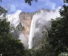 Il salto Angel è la cascata più alta del mondo, con un'altezza di 979 m, il nel Parque Nacional de Canaima, nella stato Bolivar, Venezuela