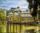 Il palazzo di Vetro è una struttura in metallo e cristallo,in stile vittoriano,che si trova nel Parque del Retiro di Madrid, Spagna