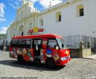 L'autobus turistico per visitare Antigua, Guatemala