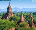 L'area archeologica di Bagan, situato sulle rive del fiume Irrawaddy, è scandito da più di 2000 templi, pagode, strutture religiose, Myanmar