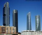 I quattro grattacieli più alti di Madrid, la Torre Cepsa di 248,3 metri, la Torre PwC da 236 metri, la Torre de Cristal di 249 metri e la Torre Espacio di 224 metri