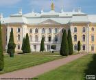 Il Palazzo di Peterhof è nel Golfo di Finlandia, vicino la città di San Pietroburgo, Russia