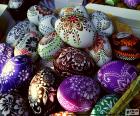 Uova decorate con fiori