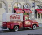 Un vecchio camion di consegna Coca-Cola