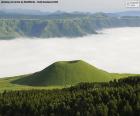 Komezuka è un cono vulcanico di Aso, Giappone. È alto circa 50 metri, un campo di erba verde copre l'area circostante e la sua superficie. E 'piuttosto uno spettacolo ...