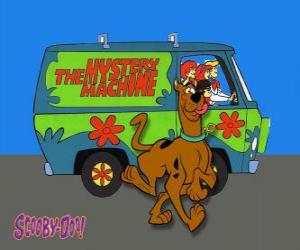 Rompicapo di Scooby Doo fieri davanti al furgoncino hippy Volkswagen Combi Classic