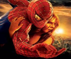 Rompicapo di Spiderman con una ragazza in braccio appesi di una ragnatela in il cielo della città