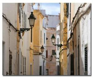 Rompicapo di Village Street in Minorca, Spagna